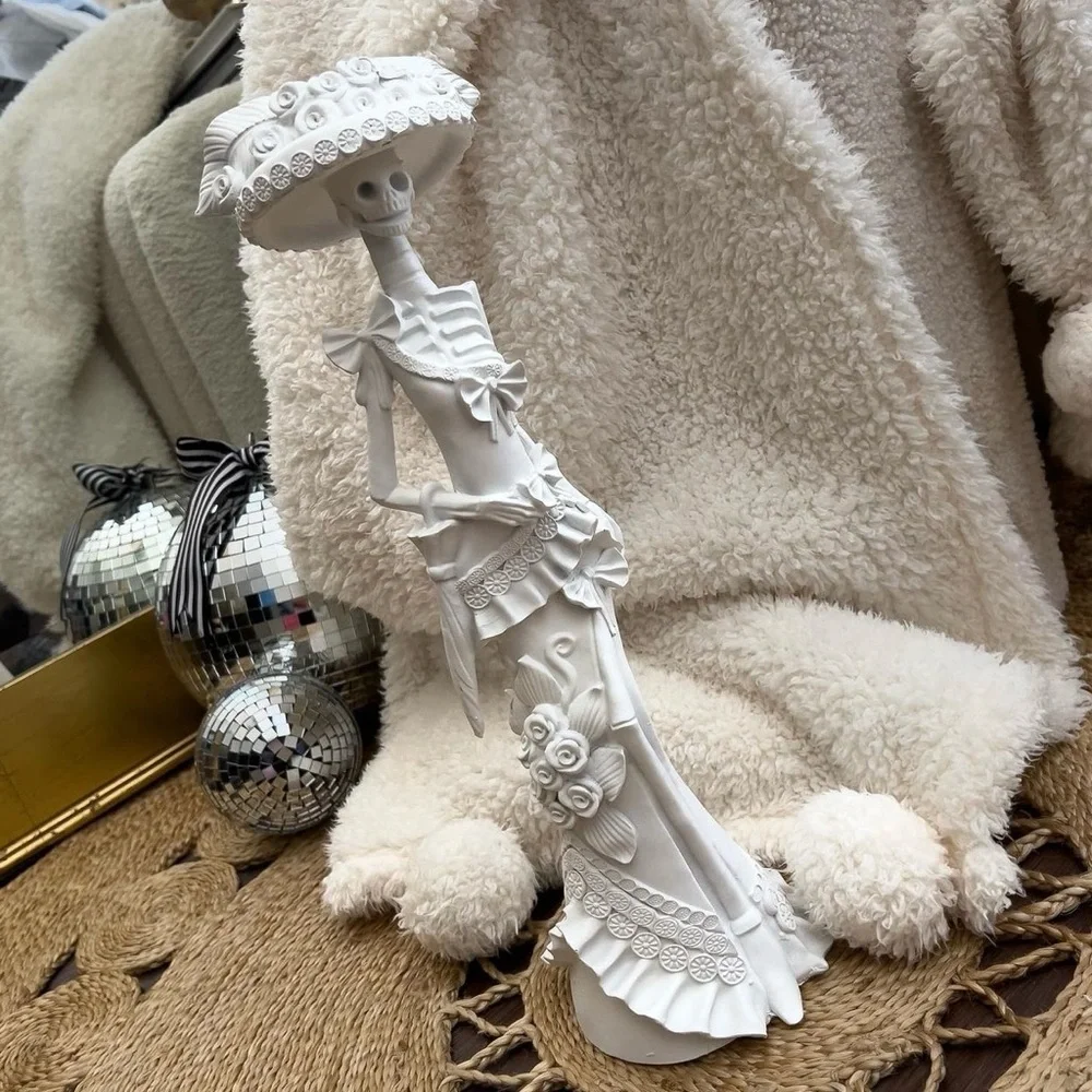 BUNDLE- HALLOWEEN DECOR - includes everything shown!